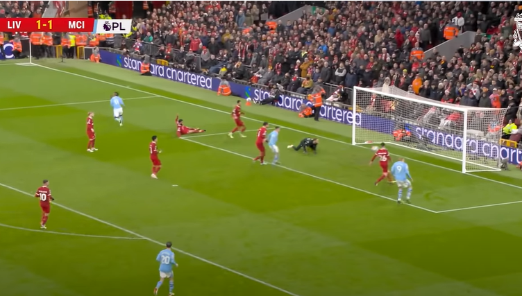 Intense clash Manchester City draws with Liverpool Premier League highlights